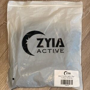 ZYIA Active Black Pocket Light n Tight Leggings NWT Size 4